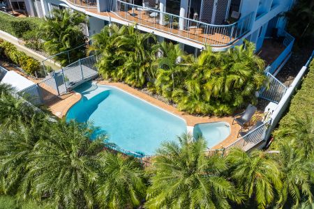 Immaculate 3-Bedroom Furnished Apartment with Private Rooftop & River Views - Photo 2