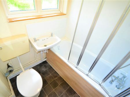 Studio flat to rent on - Photo 3