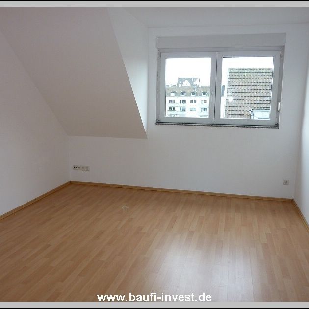 + + + RENOVIERTE 3 Zi-Maisonette-WHG. GEHOBENE AUSSTATTUNG, BALKON, NIEDRIGENERGIEHAUS + + + - Foto 1