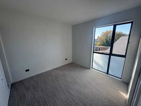 BrandNew 3bed Opposite University of Canterbury - Photo 2