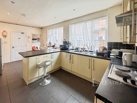 1 bedroom room to rent Coundon Road, Coventry, CV1 - Photo 5