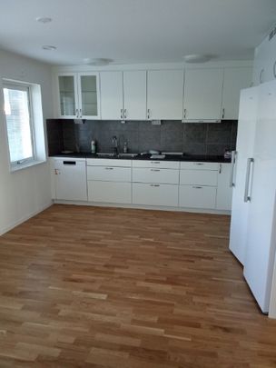 Radhus med fyra rum i centrala Berghem, Umeå! - Photo 1