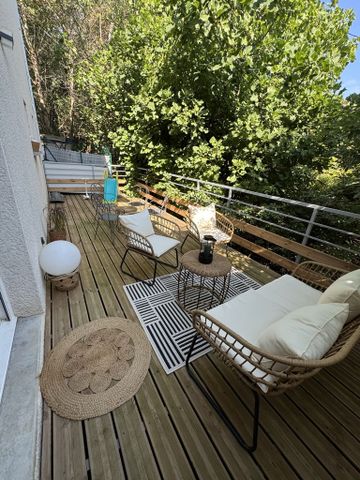 Location Maison 4 pièces 94m² TOURNON SUR RHONE 07300 - Photo 2