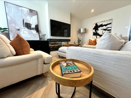 House - Semi-Detached For Rent Walnut Tree Close, Hayling Island - Photo 3