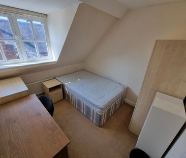 4 Bed Student Accommodation - Photo 4