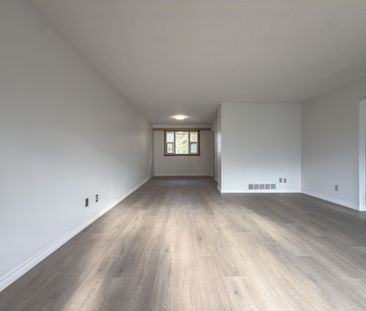 For Lease - 343 Bronte Road, Oakville, Ontario - Photo 5