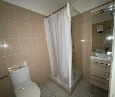 Location Appartement 2 pièces 34m² LE LAVANDOU 83980 - Photo 6