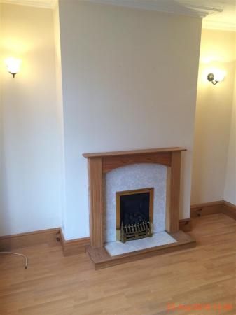 2 bedroom End of terrace house To Let - Photo 4