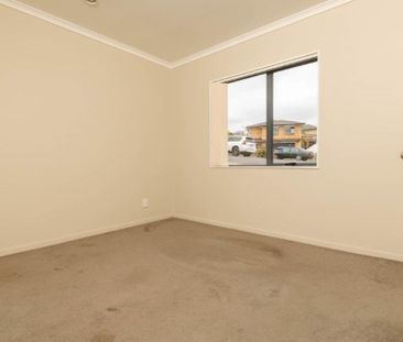 Pet Friendly Three Bedroom House - Photo 6