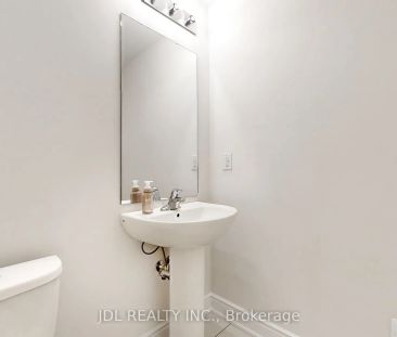 Condo Townhouse For Lease | N9249432 - Photo 2