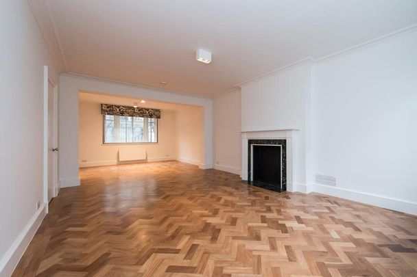 3 bedroom mews to rent - Photo 1
