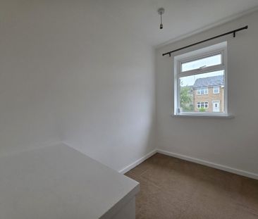 3 bedroom end of terrace house to rent - Photo 4