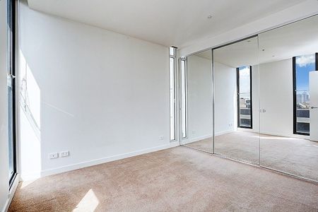 MODERN COASTAL LIVING IN THE HEART OF PORT MELBOURNE - Photo 2