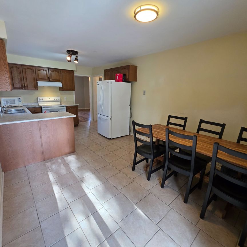 For Lease - 199 Livingstone Street, Barrie, Ontario - Photo 1