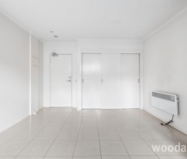 CHARMING APARTMENT IN IDEAL LOCATION! - Photo 4