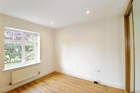 2 bedroom ground floor flat to rent - Photo 4