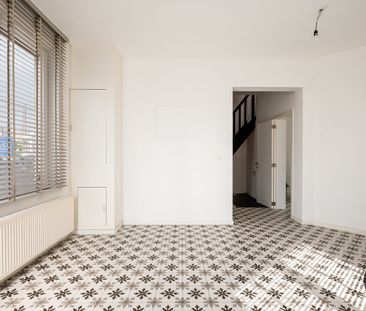 Lichtrijke gerenoveerde hoekwoning te Gent - Photo 3