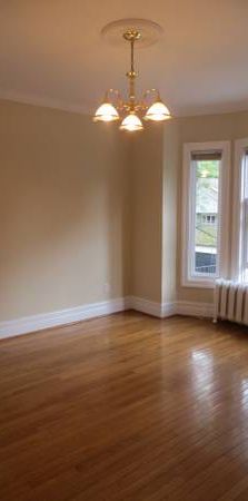 ROSEDALE: Fantastic spacious 2 bdrm, 1wsh - Photo 1