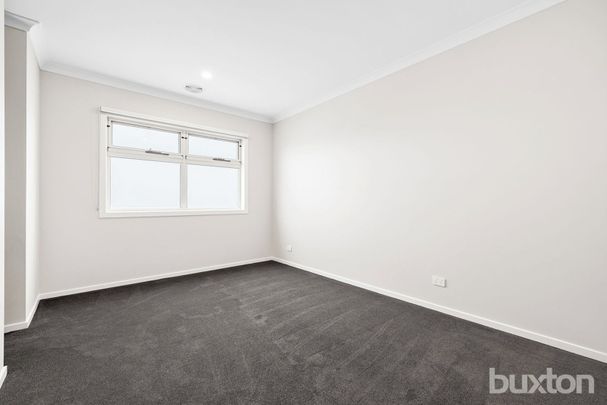 BRAND NEW LUXURIOUSLY APPOINTED 4BEDROOM HOME - Photo 1