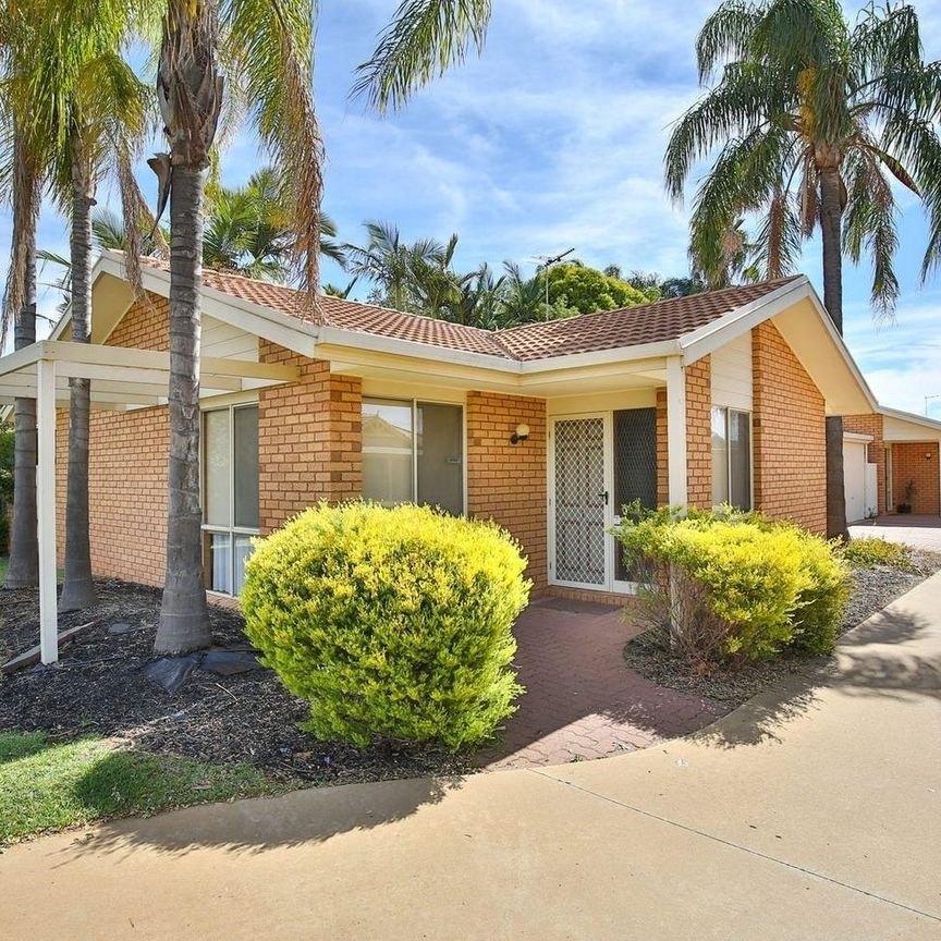 Neat 2 bedroom unit - Photo 1