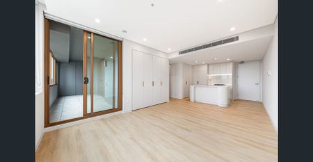 Brand New Spacious 1 Bedroom Apartment with Winter Garden - Price Negotiable - Photo 2