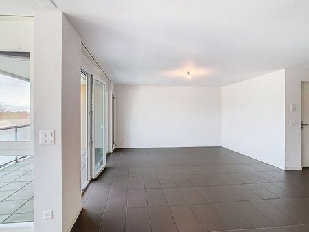 Spacious modern 3½ room apartment close to all amenities - Photo 2