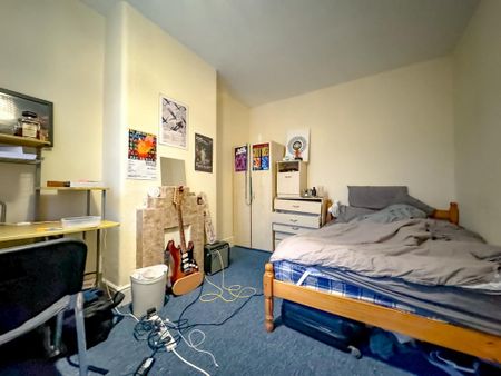 5 bedroom terraced house to rent - Photo 4