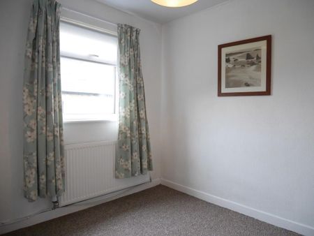 2 bedroom end of terrace house to rent - Photo 5