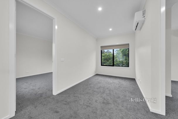 2/18 Albert Street, Mount Waverley - Photo 1