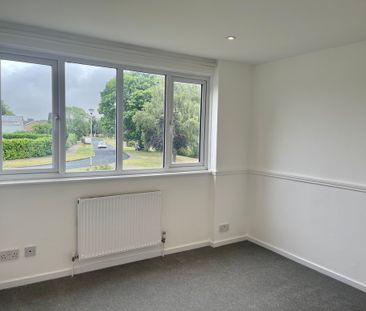 4 bedroom Four Bedroom Detached Home to rent - Photo 4