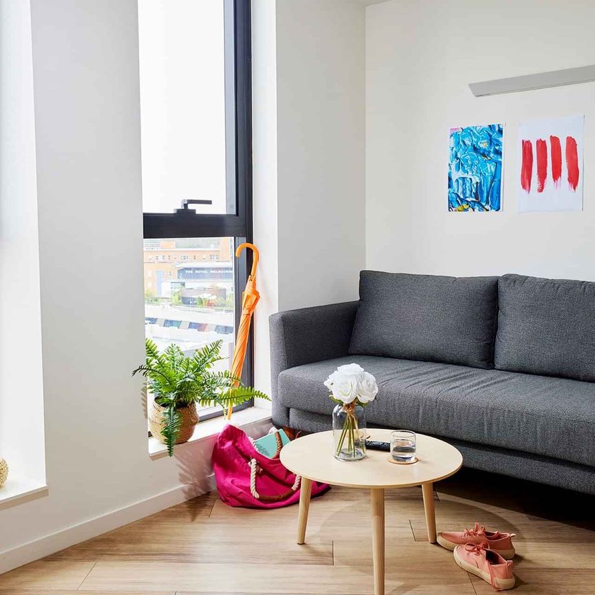 4 Bedroom Shared Bathroom, King Single Bed - Photo 1