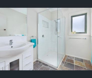 Three Bedroom Home - Photo 4