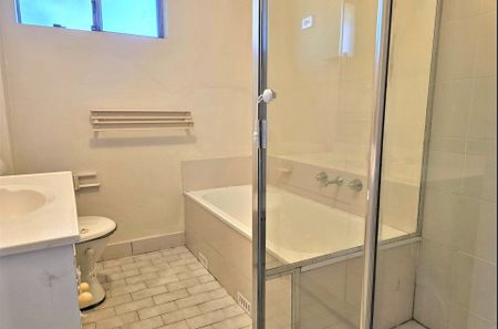 3 Bedroom Townhouse - Photo 5