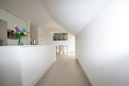 Luxueuze duplex - 130m², 2 slpk.-NW-terras & ondergronds:P+B - Photo 2