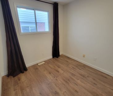 For Lease - 34 McConkey Place Unit# Upper, Barrie, Ontario - Photo 6