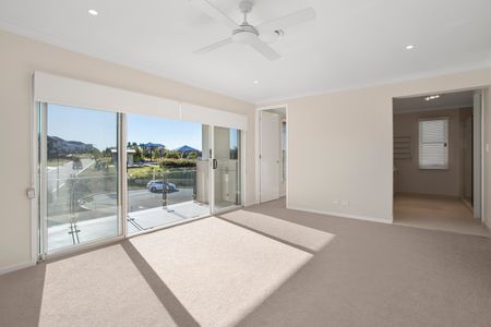 37 Hotham Close, North Lakes QLD 4509 - House For Rent - $1,400 | Domain - Photo 2