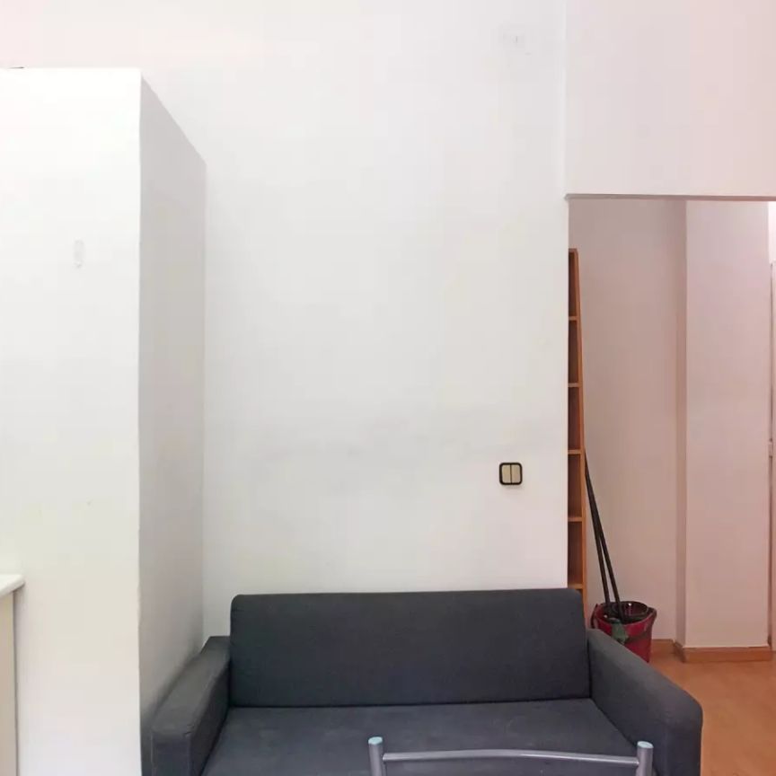 2-bedroom apartment for rent in Plaza de España - Photo 1