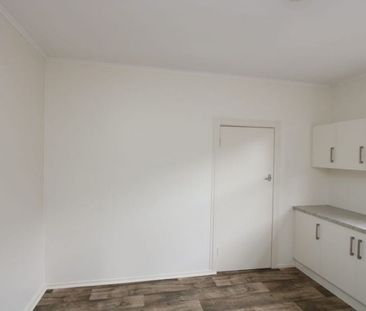 Three Bedroom Home with Large Yard! - Photo 5