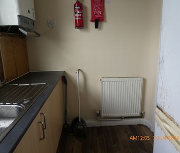 Room in a Shared Flat, Lower Broughton Road, M7 - Photo 2