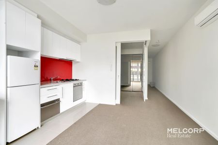MODERN, CONVENIENT AND SPACIOUS 2 BEDROOM - WHITE GOODS ONLY - Photo 3