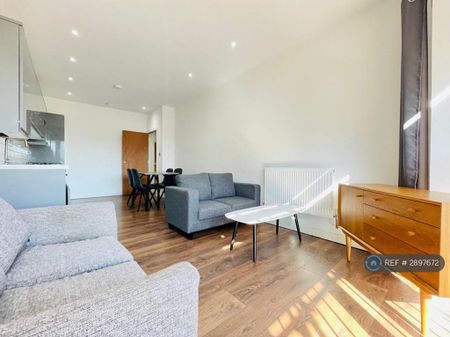 1 bedroom flat to rent - Photo 2