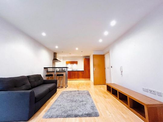 2 bedroom flat to rent - Photo 1