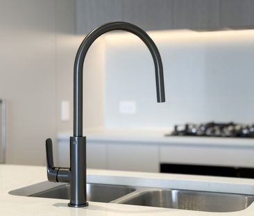 Rhodes Central Modern 2-Bedroom Apartment with Water Views - Photo 2