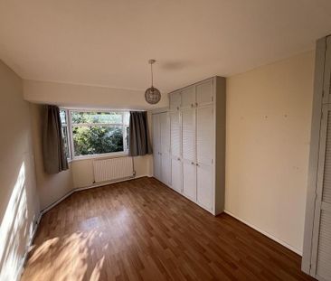 4 bedroom semi-detached house to rent - Photo 2