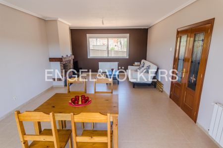 Casa o chalet de alquiler en Cerro Alarcón - Photo 3