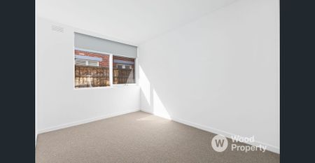 Updated apartment by the Sea - Photo 3