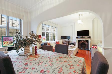 4 bedroom flat to rent - Photo 3