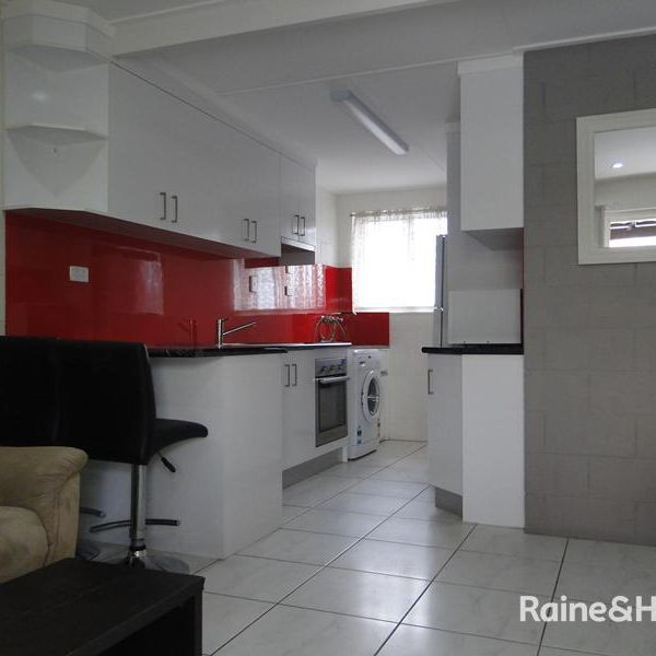 TWO BEDROOM UNIT, FULLY FURNISHED! - Photo 1
