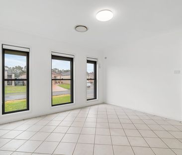 Space, Comfort & Convenience in the Heart of Dapto - Photo 4