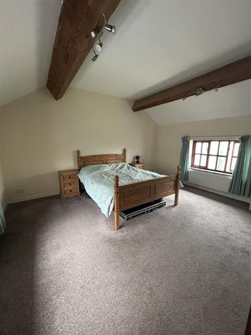 3 bedroom semi-detached bungalow to rent - Photo 4